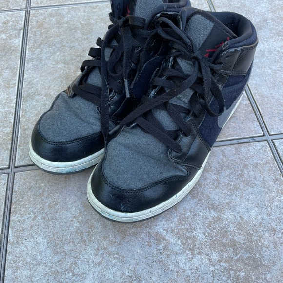 Air Jordan 1 Mid Premium - Picture 16 of 16